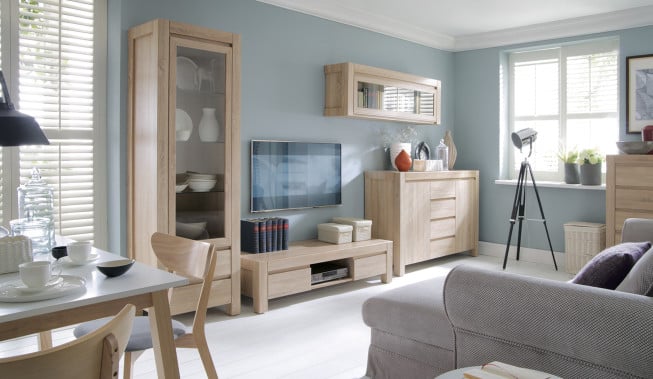 Nowe salony Black Red White