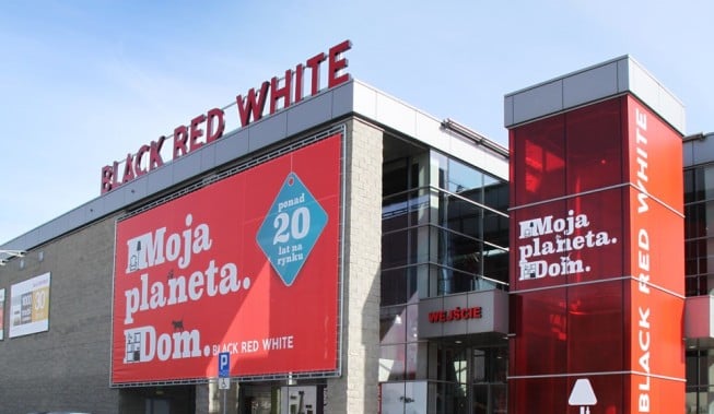 Black Red White – światowy sukces