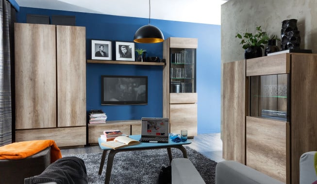 Niewidoczna szafa w salonie – aranżacje