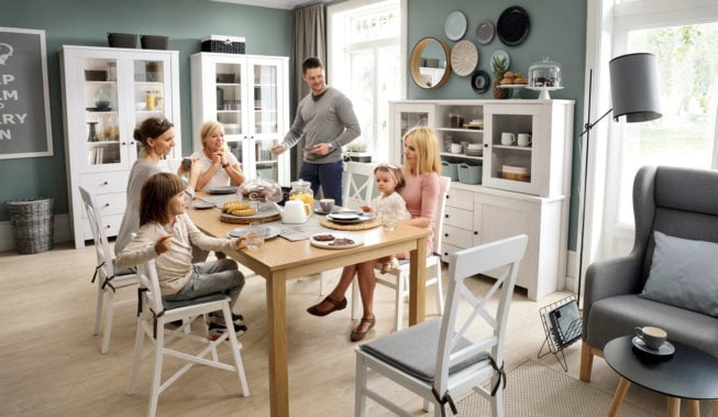 Rodzinne śniadania przy wspólnym stole