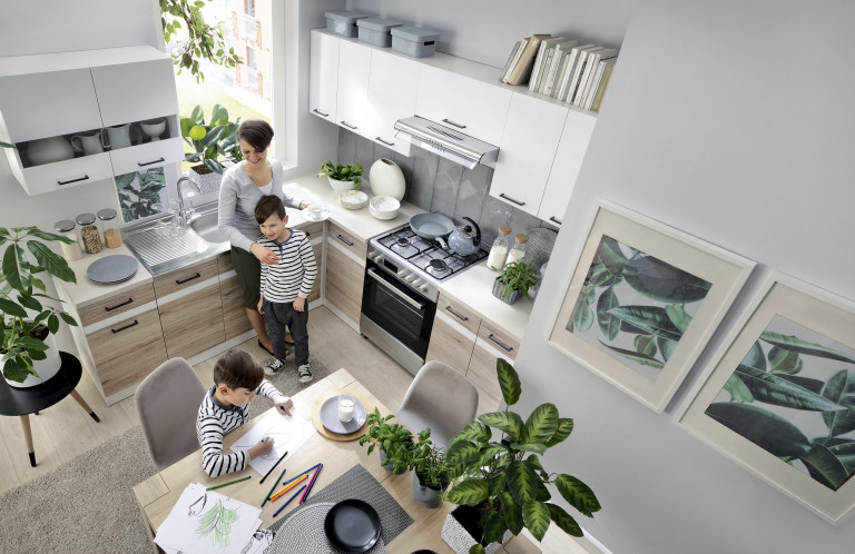 Black Red White, kuchnia Family Line