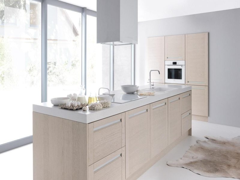 Wyspa kuchenna w meblach Senso Kitchens z linii Capital - 32nd Malbec Avenue