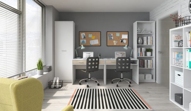 Biuro na poddaszu – jak urządzić poddasze ze skosami?