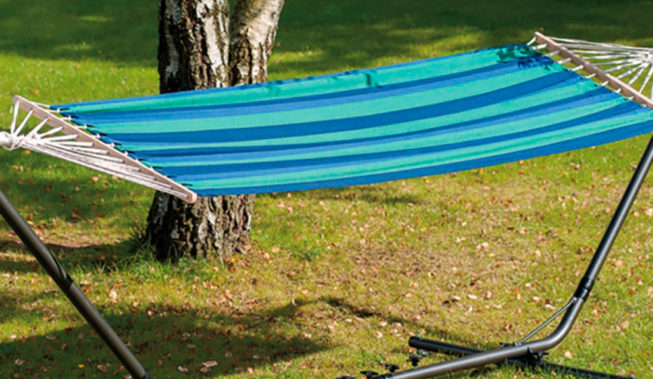 Hamak ogrodowy, hamak na balkon – gdzie i jak je zamontować?