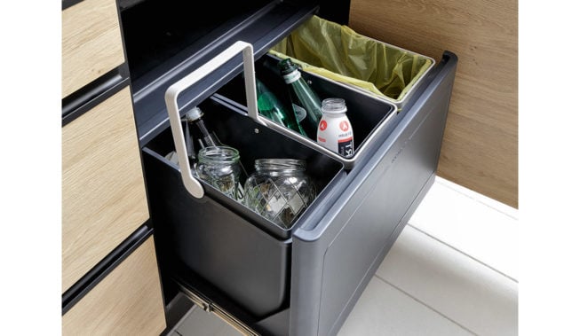 Jak segregować śmieci w domu i skąd wziąć miejsce na tyle koszy?