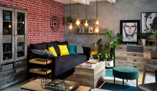 4 pomysły na dekorację ściany w salonie niedużym kosztem