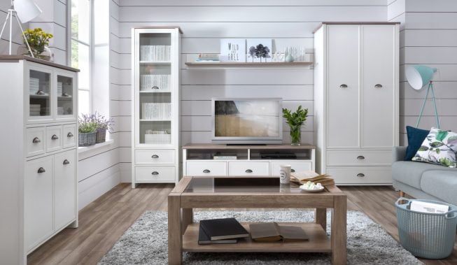 Jak urządzić pokój dzienny z szafą?