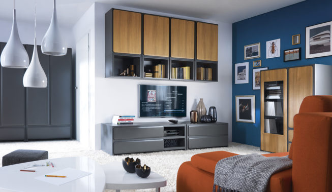 5 pomysłów na salon w stylu modern retro. Jak łączyć stare z nowym?