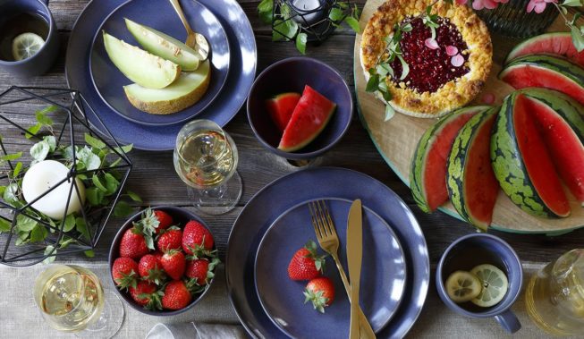 Dekoracja stołu na urodziny – świętuj z Black Red White!