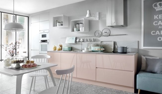 Otwarta kuchnia bez górnych szafek – inspiracje