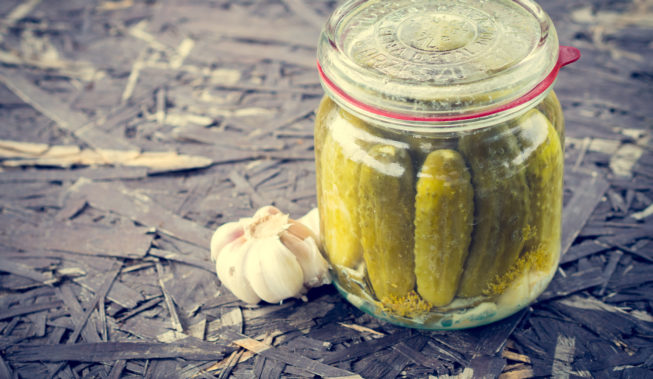 Ogórki kiszone: przepis od babci