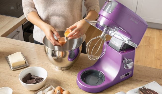 Co robić w domu samemu? 6 pomysłów na nudę