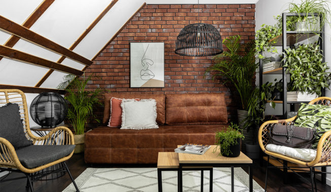 Jak oświetlić ścianę z cegły?