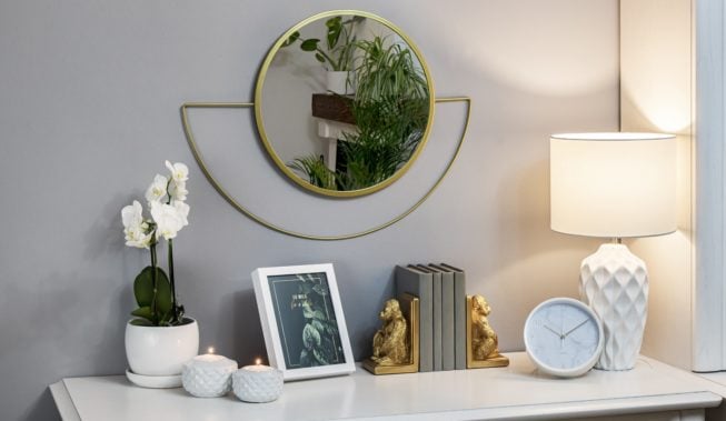 Białe dodatki do mieszkania – zaproś je do domu