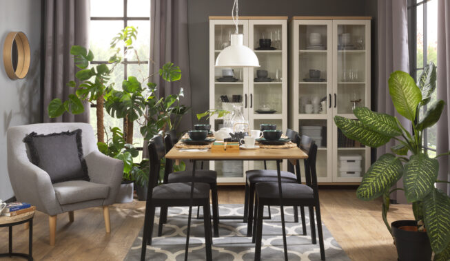 Obicia na krzesła w jadalni. Które sprawdzą się najlepiej?