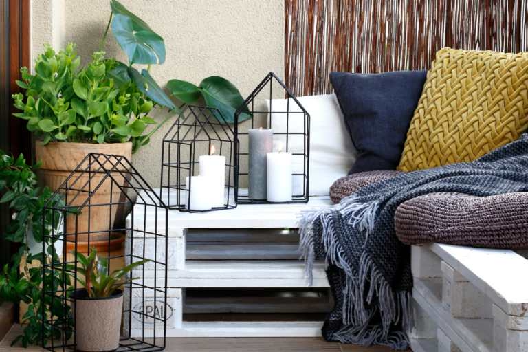 Balkon w bloku - mała przestrzeń pełna wielkich możliwości