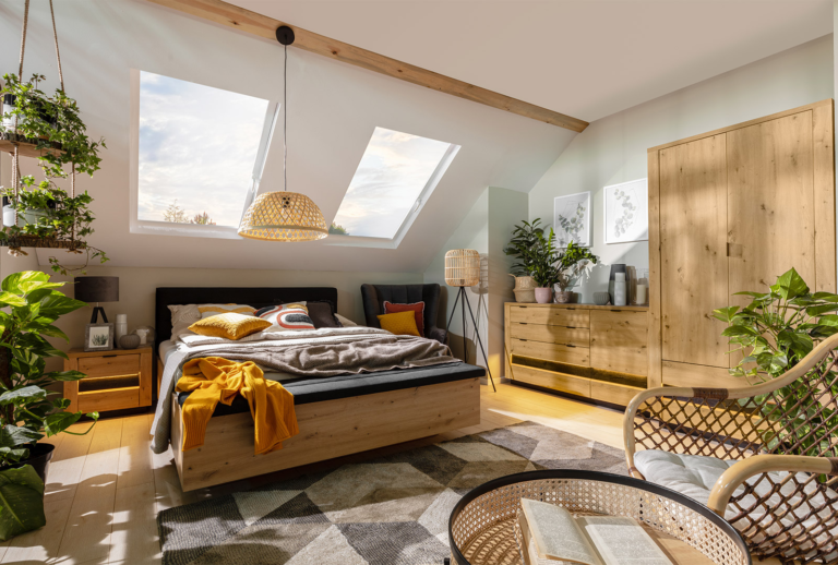 Sypialnia na poddaszu – jak ją urządzić?