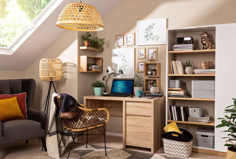 Regał otwarty – jak wykorzystać go w aranżacji i dlaczego warto to zrobić?