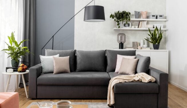 Narożnik do małego salonu – jaki wybrać?