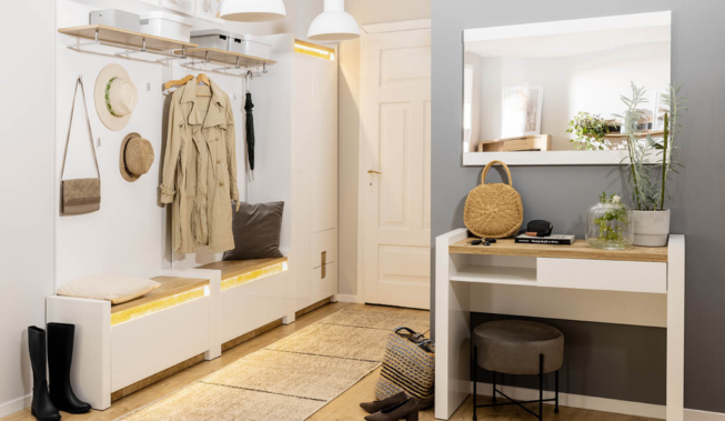 Wąski i nieustawny – jak optycznie powiększyć mały przedpokój w bloku