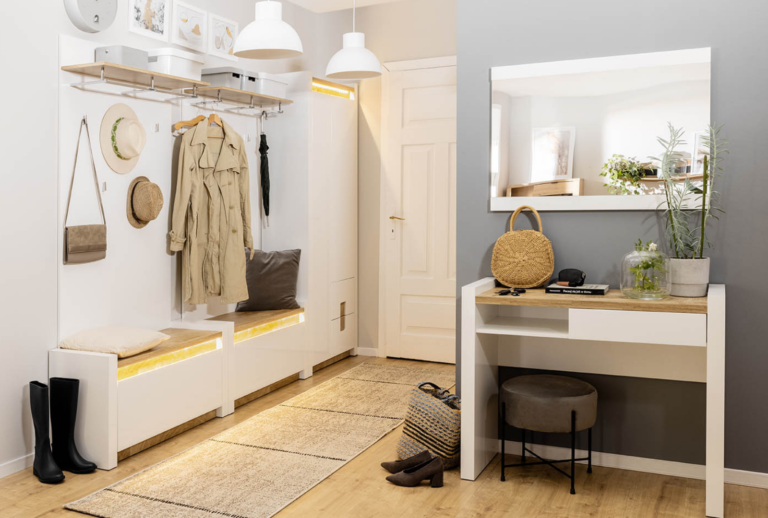 Jak powiększyć mały przedpokój? Poznaj nasze sposoby!