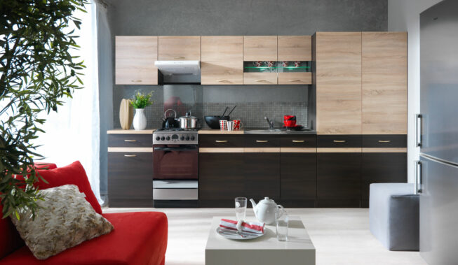 Aranżacja kuchni w bloku. Mistrz Black Red White radzi, jak urządzić małe pomieszczenie