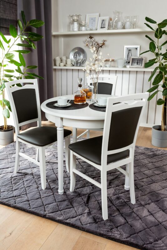 Jadalnia w stylu glamour – stół Lucan