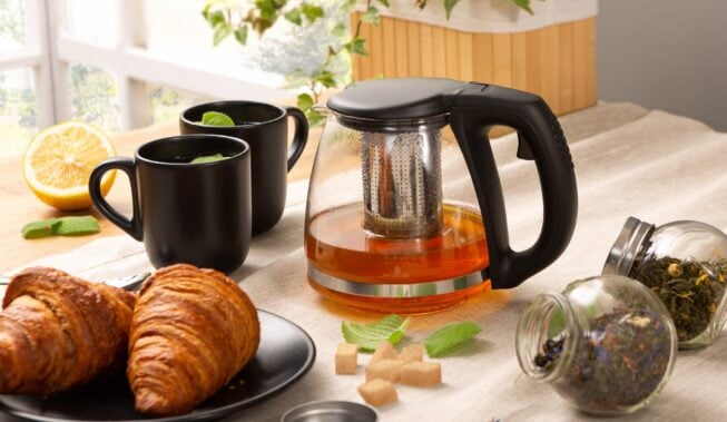 Jak podawać herbatę? Herbaciarnia w domu