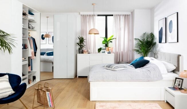 Biała sypialnia wraca do mody! Jak ją urządzić?