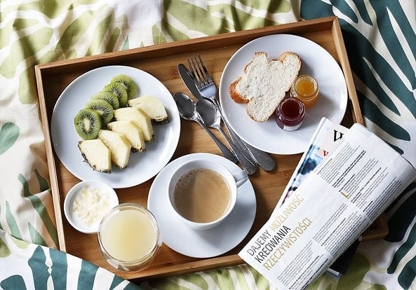 Śniadanie na tacy