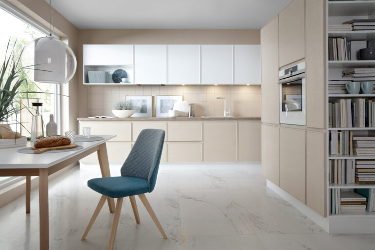 mała spiżarnia w kuchni