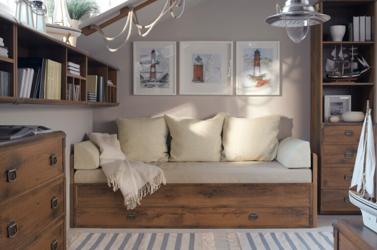 Pokój młodzieżowy z motywem morskim