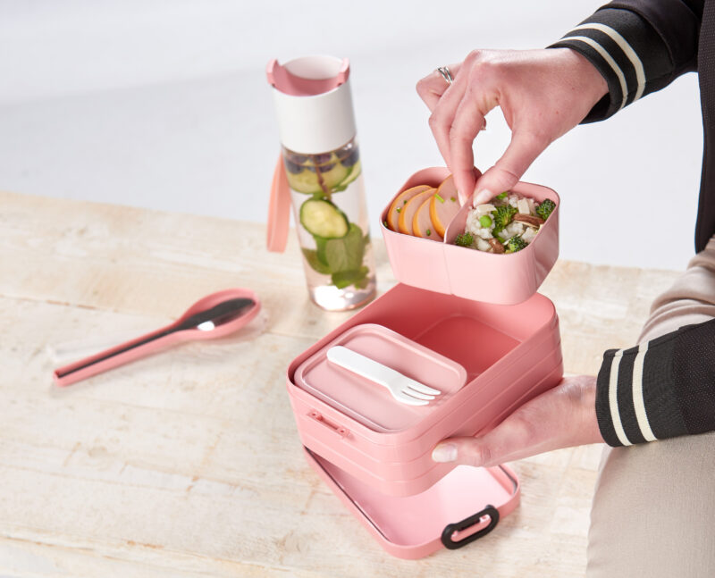 Różowy lunchbox