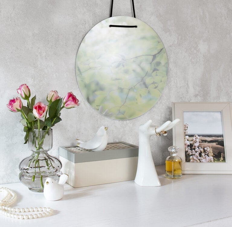 Aranżacja lustra bez ramy