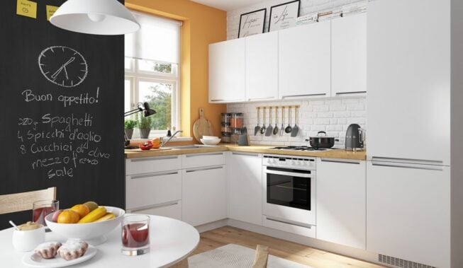 Aranżacja małej kawalerki z aneksem kuchennym