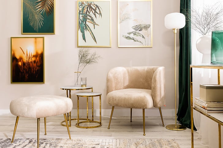 Cloe, Kamza i Alita w salonie