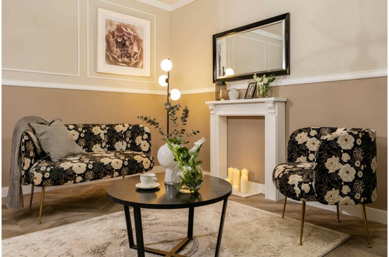 Flower power - moda na kwiaty - aranżacja salonu