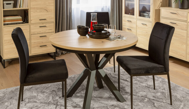 Stół czy ławostół do salonu – co wybrać?