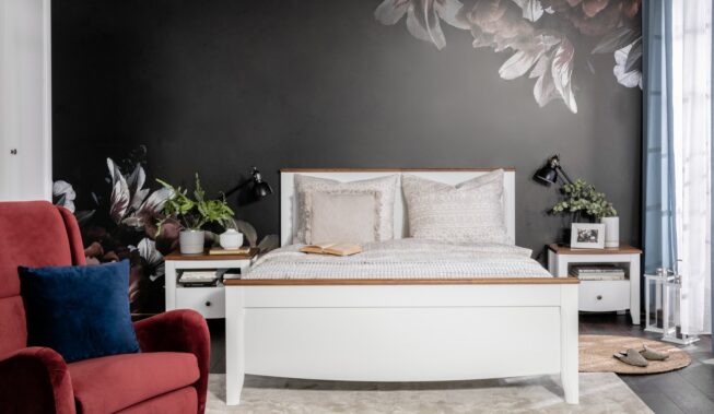 Klasyczna vs nowoczesna: sypialnia w kamienicy