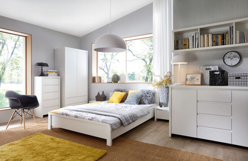 Kaspian aranżacja sypialni z szarymi ścianami