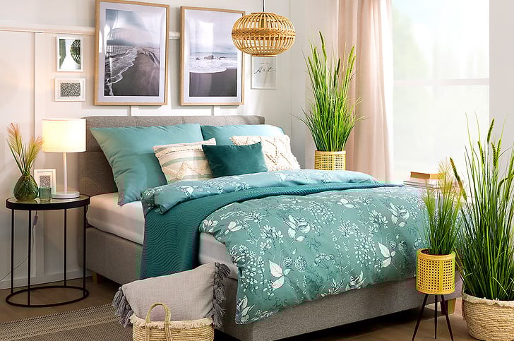 Koszyk dekoracyjny w sypialni