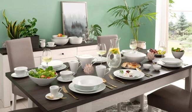 Zasady savoir-vivre przy stole: porady od Black Red White