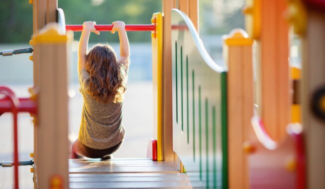 Kącik dla dzieci w ogrodzie – urządź go z Black Red White