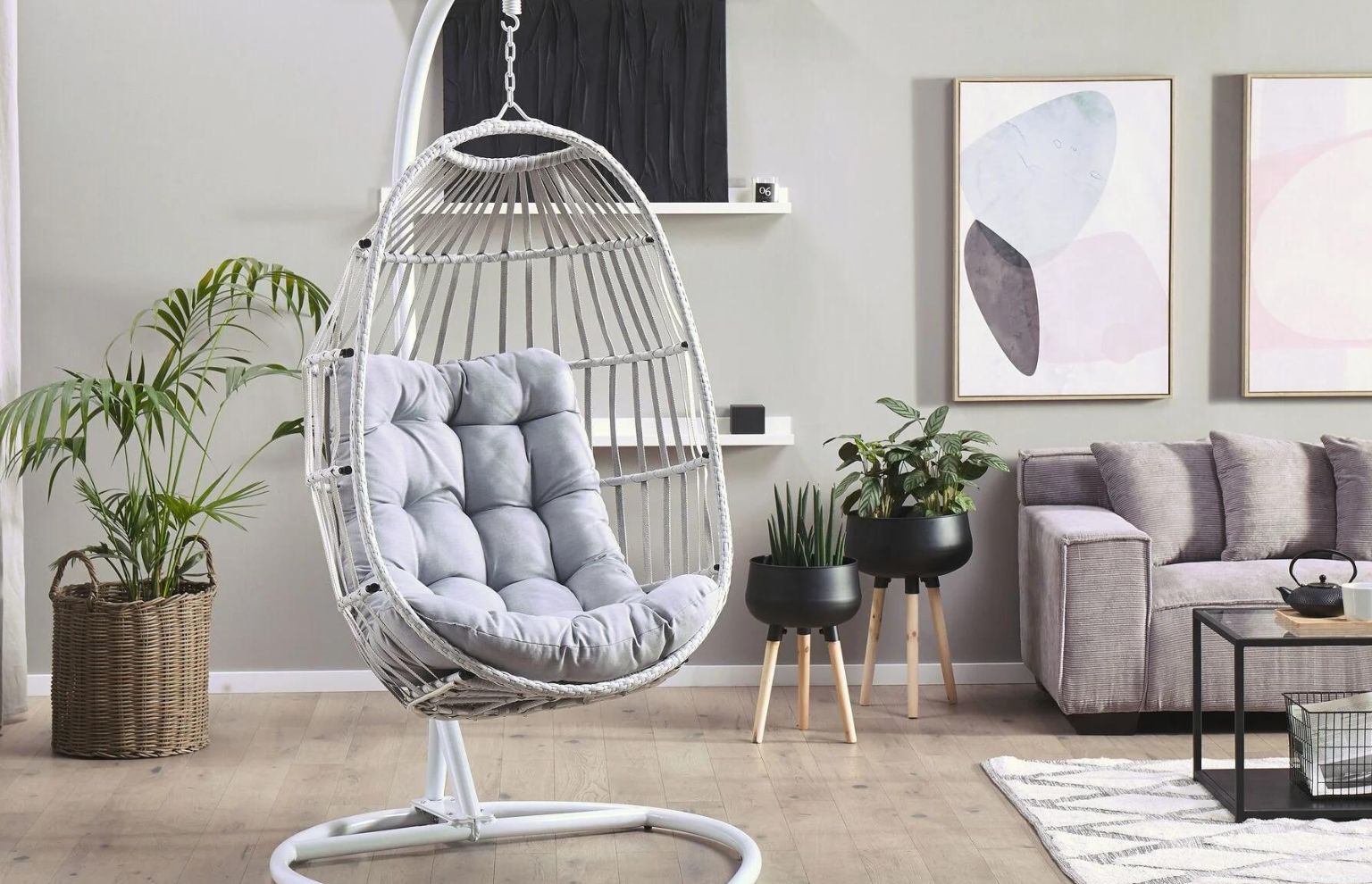 krzesło wiszące na patio