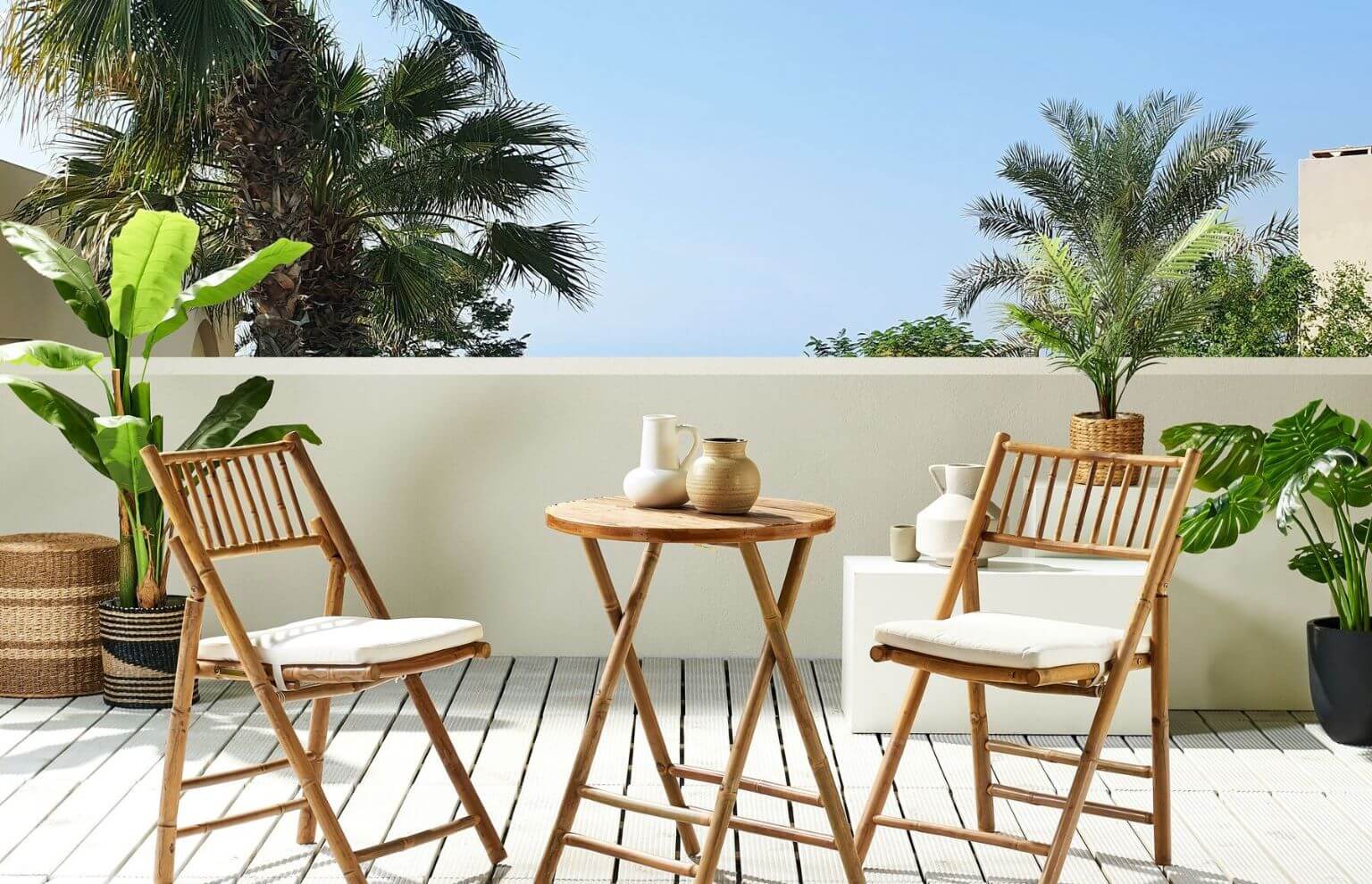 zestaw mebli balkonowych z poduszkami