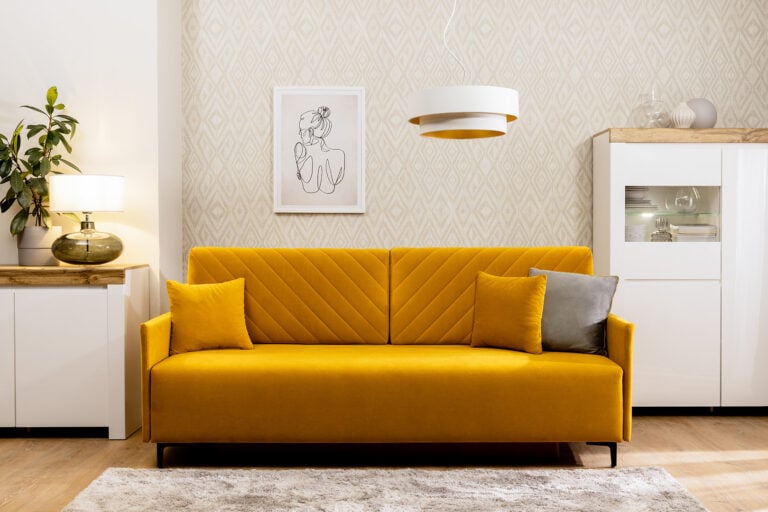 Witryna Holten, komoda Holten, sofa Logan - aranżacja