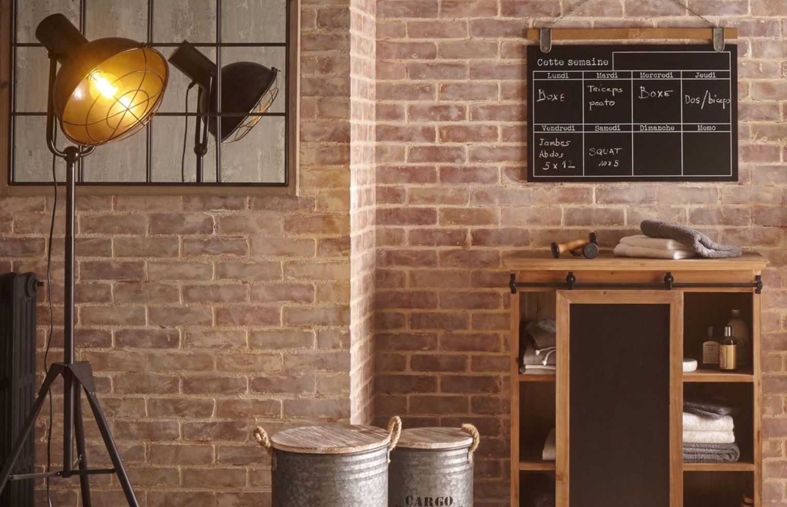 tablica kredowa wisząca z kalendarzem 69 x 50 cm