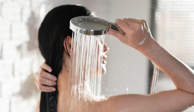 Jaka słuchawka prysznicowa? Black Red White podpowiada!