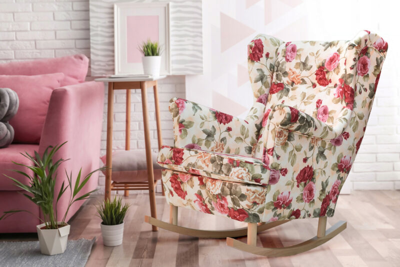 Bujany fotel uszak w kwiaty