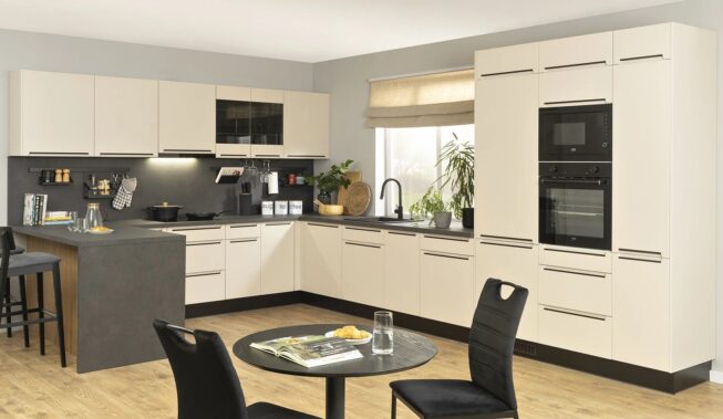 Półka na przyprawy pod szafkami kuchennymi – czy to dobry pomysł? Sprawdzamy!